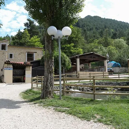 مكان تخييم La Ferme De 3*