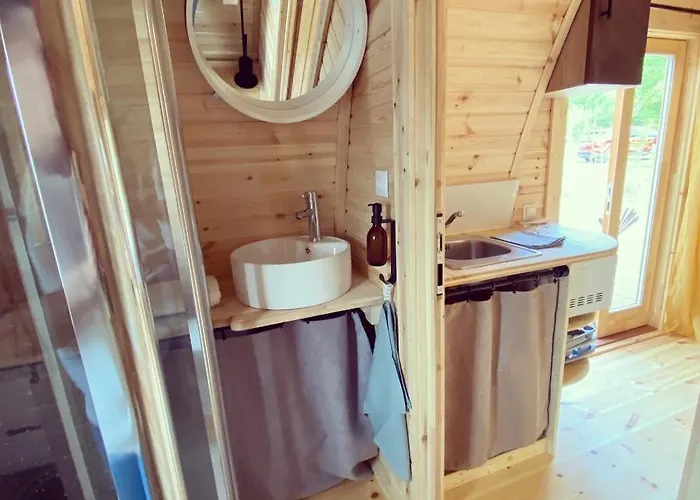 캠핑 라 페르메 드 캠프장 카스텔란