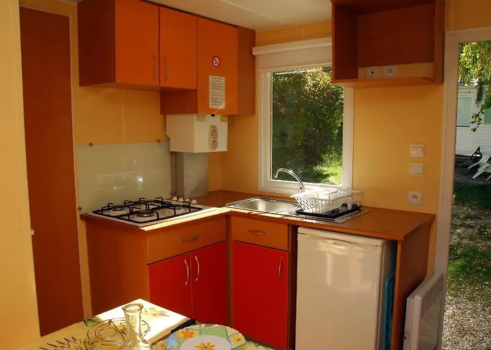 캠프장 캠핑 라 페르메 드 3*