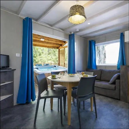 Κάμπινγκ La Ferme De 3*
